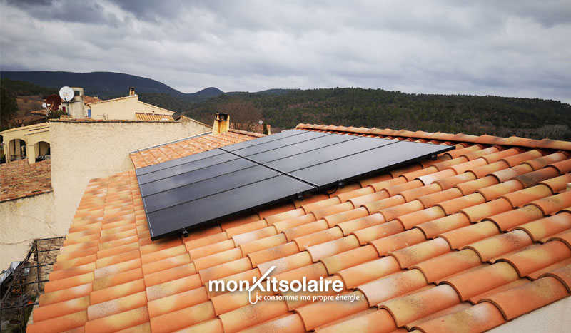 Kit solaire 3000 W sur toiture en tuiles, dans le Vaucluse
